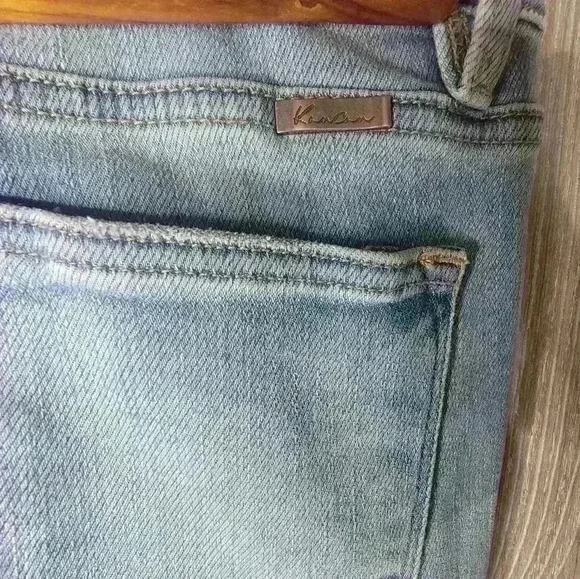 Kancan flare jeans with 4 button-down up fly. Size 5/26 - Picture 4 of 7